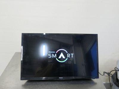 Hisense Smart 32" LED Backlit TV, Model H32M2600. Comes with Wall Bracket. NOTE: requires remote.