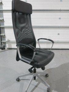 High Backed Leather & Mesh Executive Office Adjustable Swivel Chair.