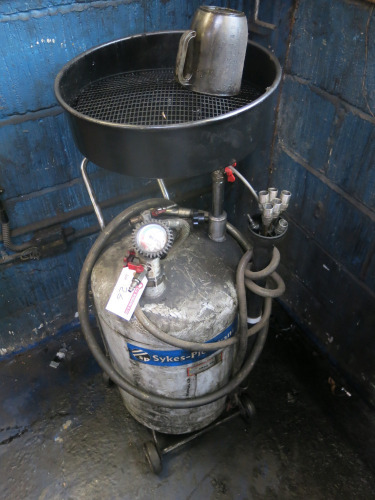 Sykes-Pickering Mobile Oil Extractor with Tank.