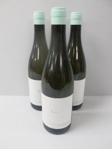 3 x Bottles of Claus Preisinger, Erdeluftgrasundreben WB, White Wine, 2019, 750ml.