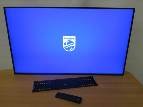 Phillips 49" D Line LED Backlit LCD Display, Model 49DL4050D. Comes with Remote & Wall Bracket.
