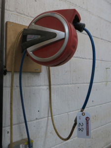 Sealey 10m Retractable Air Hose Reel, Wall Mounted.