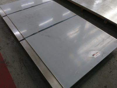 Pallet with 5 x Sheets of Aluminium, 1.1m x 2m.