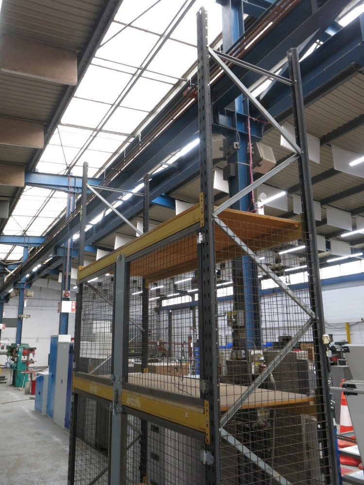 Caged Rack with 2 x Uprights, 6 x Crossbeams with Shelves & Caging ...