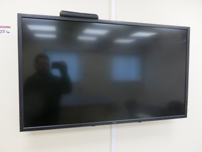 NEC 42" TV with Wall Bracket & Remote.