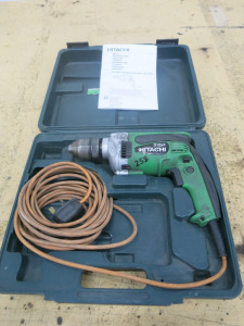 Hitachi Drill, Model D10VF. Comes in Carry Case.