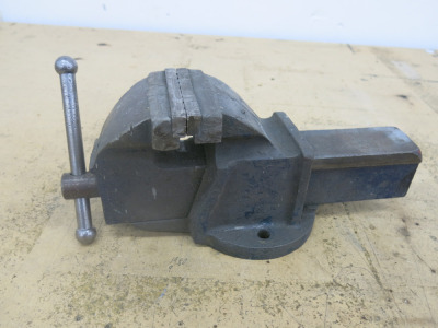 Unbranded Metal Vice.