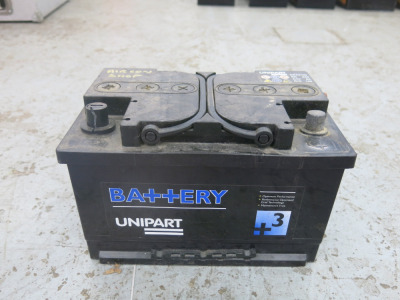 Unipart Battery, Model GBA3100, Capacity 64Ah.