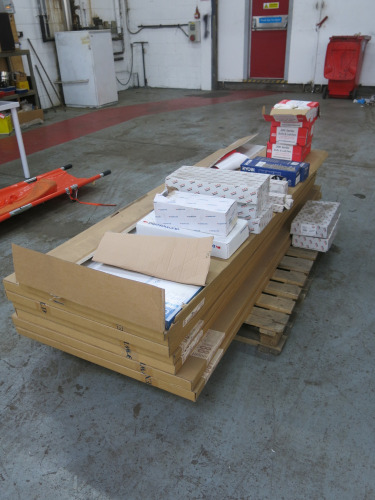 Pallet Containing a Quantity of Doors & Door Furniture to Include: 2 x Geom Flush White Smooth Internal Door, Size H198 x W61, 4 X Geom Flush White Smooth Internal Door, H207 x W73 & 2 x Geom Flush White Smooth Internal Door, Size H205 x W84cm, 4 x Door