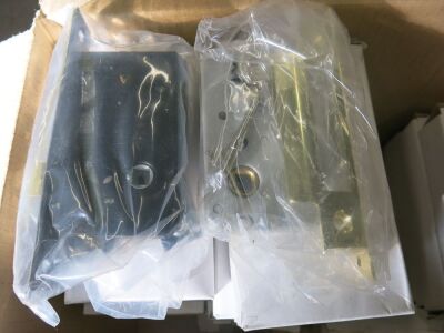 Box Containing 10 x Silver 3L Sachlocks, 63mm - 11 x Era 3L Sashlocks Brass Effect, 76mm - 5 x 3 Lever Sashlocks 2 1/2" (As Viewed/Pictured).