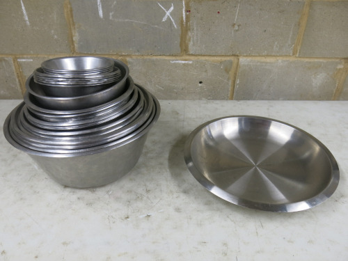 29 x Assorted Sized Metal Mixing Bowls.
