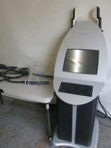 Ellipse Flex PPT IPL Vascular Lesion Laser Hair Removal System, Ref 9ESF7255-C03, S/N 06090271 with 2 Treatment Heads Fitted and Additional Crate Containing a Further 3 Treatment Heads. NOTE: unable to power up for spares or repair A/F.