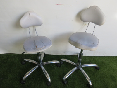 Pair of Mobile Beauty/Nail Salon Stools on Castors. Condition (As Viewed/Pictured).