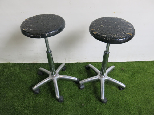 Pair of Mobile Beauty/Nail Salon Stools on Castors. Condition (As Viewed/Pictured).