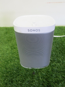 Sonos Play 1 Wireless Speaker in White. Comes with Power Supply.