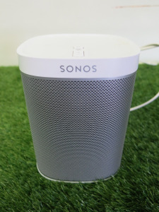 Sonos Play 1 Wireless Speaker in White. Comes with Power Supply.