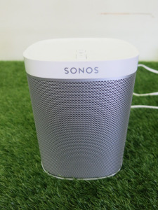 Sonos Play 1 Wireless Speaker in White. Comes with Power Supply.