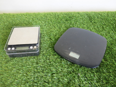 3 x Battery Operated Digital Scales to Include: 2 x Brifit (500g) & 1 x Salter (3kg).