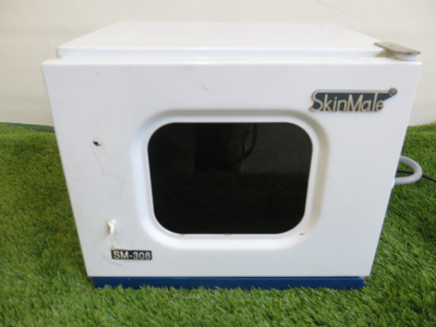 Skin Mate Professional Hot Cabinet, Model SM-308.NOTE: missing handle.
