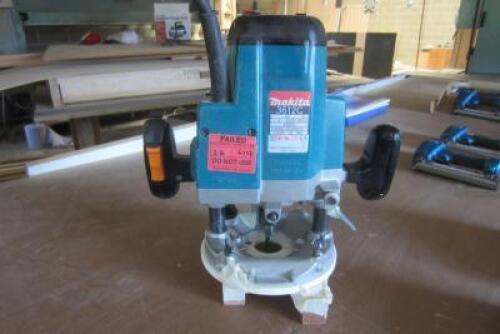 Makita 3612c Hand Router. (Plug requires re-wiring)
