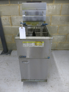 Pitco Single Tank Gas Deep Fryer, Model 35C+, S/N G16LA086709. Condition As Viewed/Pictured.