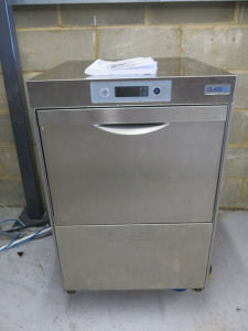 Classeq D500 Commercial Undercounter Dish Washer, Model D500DU0WS, S/N 40084902.