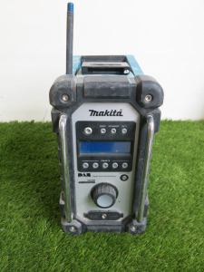 Makita DAB Battery Radio, Model DMR104.