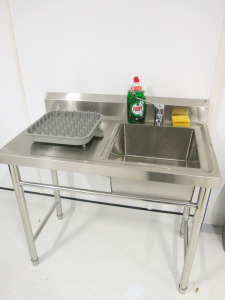 Stainless Steel Sink Unit with Drainer. Size H85 x W100 x D60.