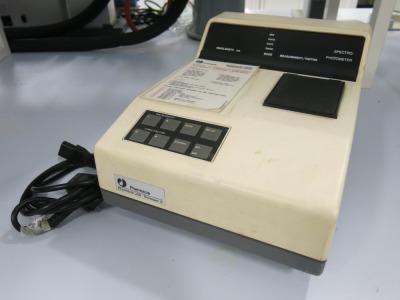 Pharmacia LKB Nova spec II Rapid Spectrophotometer, Model 80-2088-64, S/N 10803.