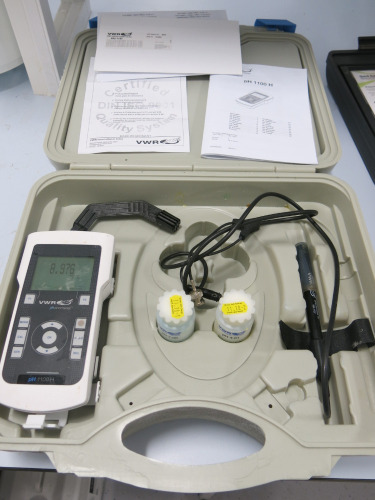 VWR PH 1100H Tester in Case, DS/N 15471673 with Manual.