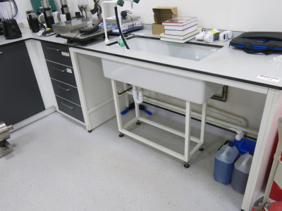 L Shape Run (4m x 2.3m) of InterFocus MyNewLab Workbench with Fitted Cabinets & Sink Unit to Include: 2 x 2 Door & 2 x 4 Draw. NOTE: Buyer to arrange collection towards the end of clearance.