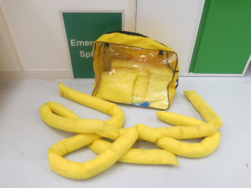 Fosse Liquitrol Emergency Spill Kit in Carry Case.