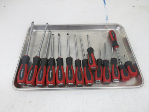 15 x Assorted Sized Premier Screwdrivers.