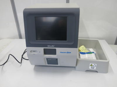 Wondfo Finecare III Plus Model FS205, Fluorescence Immunochromatographic Semi-Automatic Analysing System.