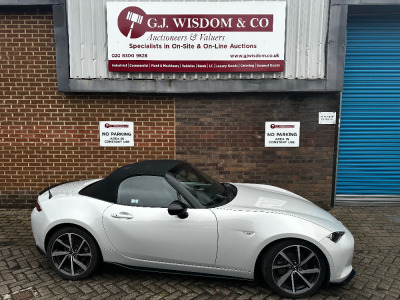 VK16 DZO: Mazda MX-5 Special Limited Edition 054/600 Convertible in Silver. Sport & Recaro Trim. Petrol, Manual, 1998cc. Mileage 36,500. MOT Expires 5th September 2024, ULEZ Compliant. Sold with 2 Keys, V5 & Owners Pack with Manuals. NOTE: vehicl