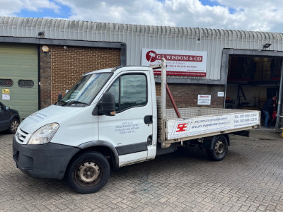 GN07 RNJ: Iveco Daily Dropside Van in White, 35S12 C/C 3450 MWB. Diesel, Manual, 2287cc. Mileage 137,315. MOT Expires 16th November 2024. Comes with Key, No V5 Available.