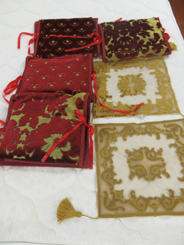 4 x Velour Red Folded Cover Cushions & 2 x Gold Cushion Throws (As Viewed).