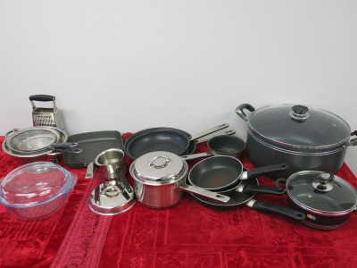 17 x Assorted Domestic Cooking Pots, Pans, Dishes & Utensils (As Viewed/Pictured).