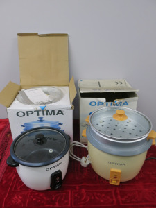 3 x Optima Rice Cookers to Include: 1 x Boxed New RC1000 2.8L, 1 x Used RC1000 2.8L & 1 x Used RC700.