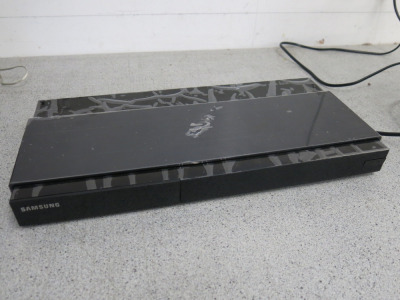 Samsung BD-J7500 Blue Ray Player.