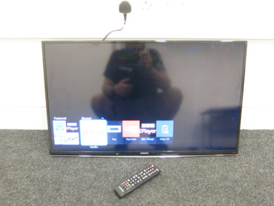 Samsung 32” TV, Model UE32H6200AK. Comes with Remote.