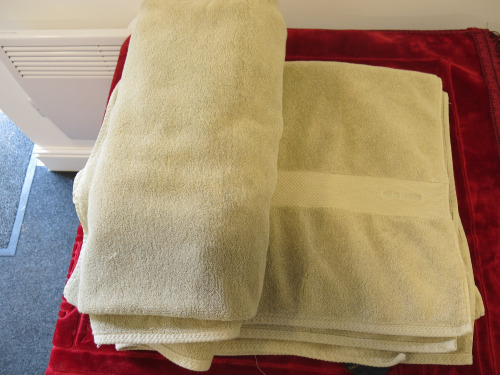 4 x Ralph Lauren Large Bath Towels in Pale Green.