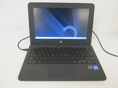 HP 12" Chromebook, 2GB, Model 11a-nb000na. Comes with Power Supply & Neo Prene Case.