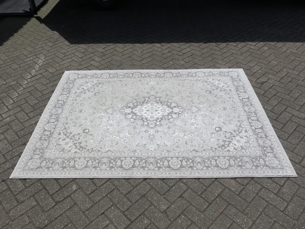 Ikea VEDBAK Rug, Size 170 x 230cm