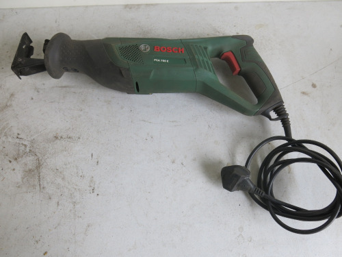 3 x Power Tools to Include: Bosch PSA 700E Reciprocating Saw, 240v Multitool & Black & Decker Hammer Drill.