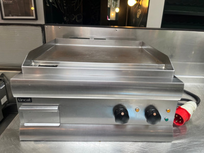 Lincat Electric Griddle, Model GS6/T, 3 Phase. Size H32 x W60 x D60cm.