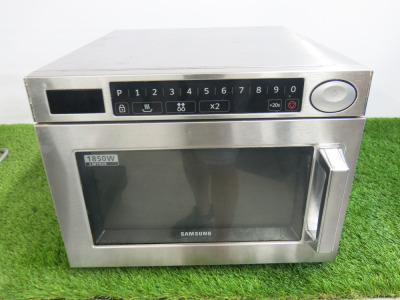 Samsung Commercial 1850w Microwave, Model CM1929.