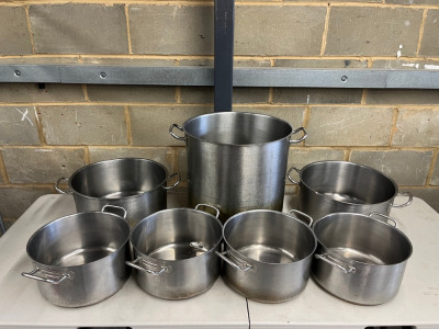 7 x Assorted Size Stew Pots.