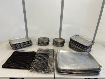 100 x Assorted Metal Trays & Racks to Include: 12 x Large Metal Trays, 24 x Small Metal Trays, 56 x Small Serving Trays & 8 x Wire Racks.