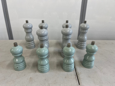 6 x Masterclass Pepper Mills & 4 x Masterclass Salt Mills.